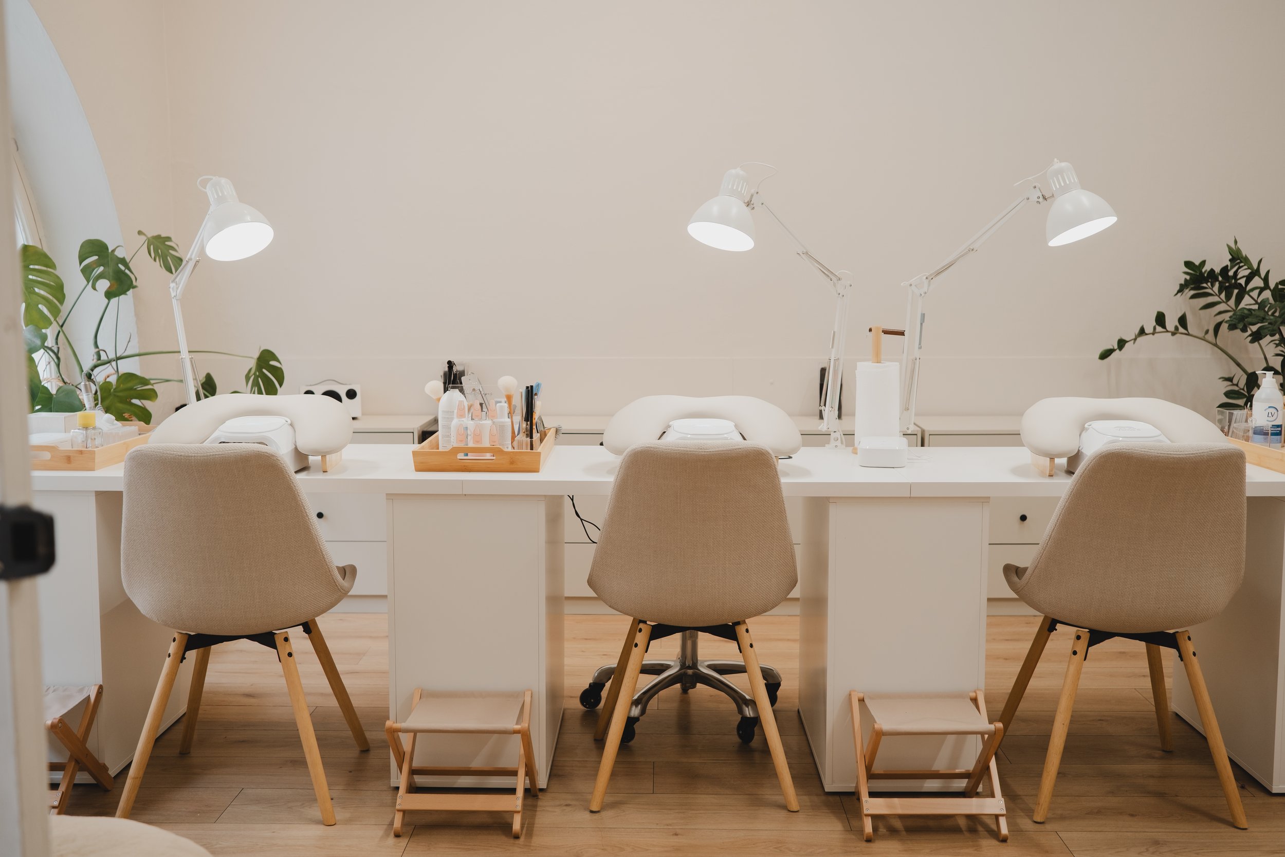 xinh nail salon-2.JPG